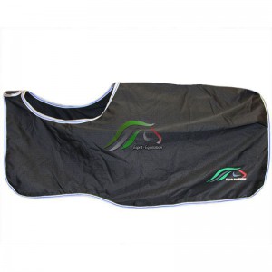 couvre-reins-impermeable-avec-decoupe-de-selle-ee