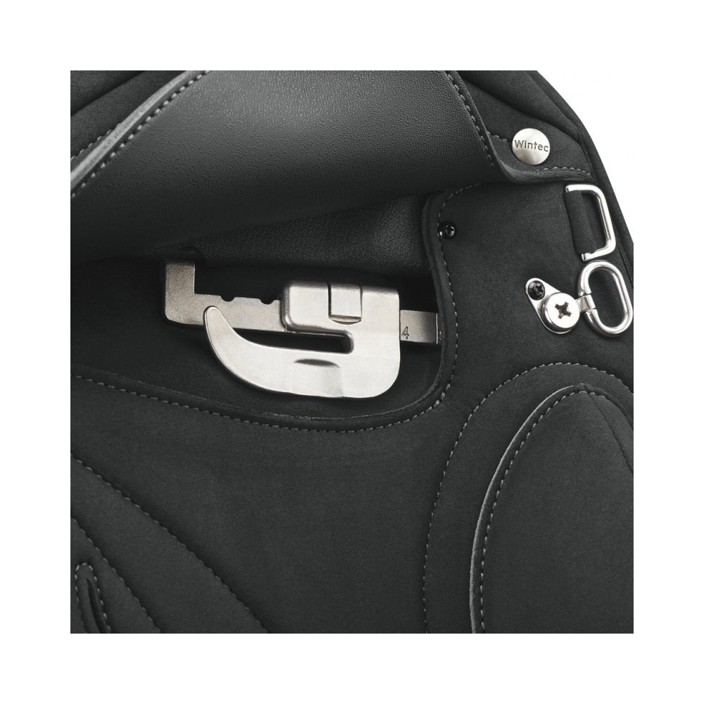 Selle d'endurance légère en fibre synthétique pour cheval taille 1415 Selle d'endurance légère en fibre synthétique pour cheval taille 1415