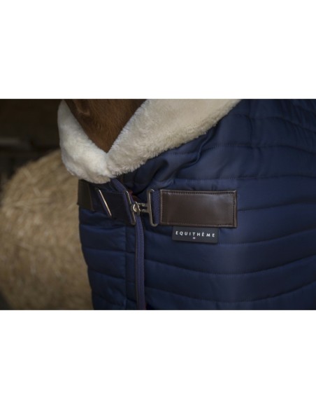 Couverture d'écurie Equithème Teddy doublée mouton synthétique