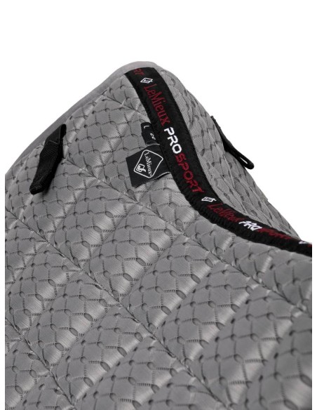 Tapis de selle Square CSO Carbon Mesh LeMieux