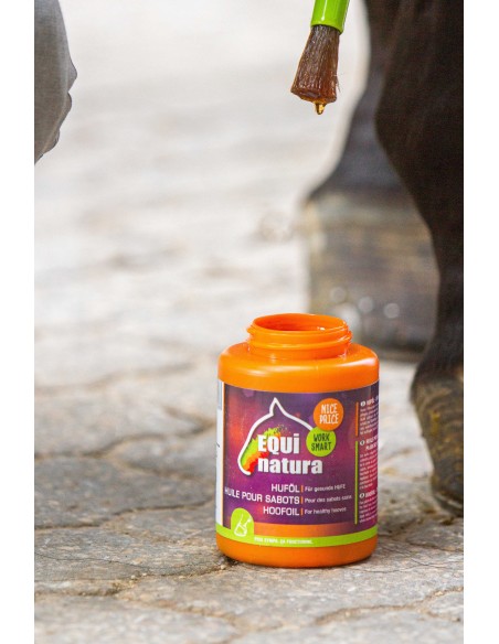 EQUINATURA aceite para cascos con cepillo