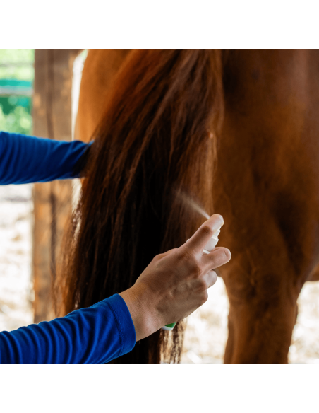 Aceite nutritivo para el pelaje del caballo Cura Naturale