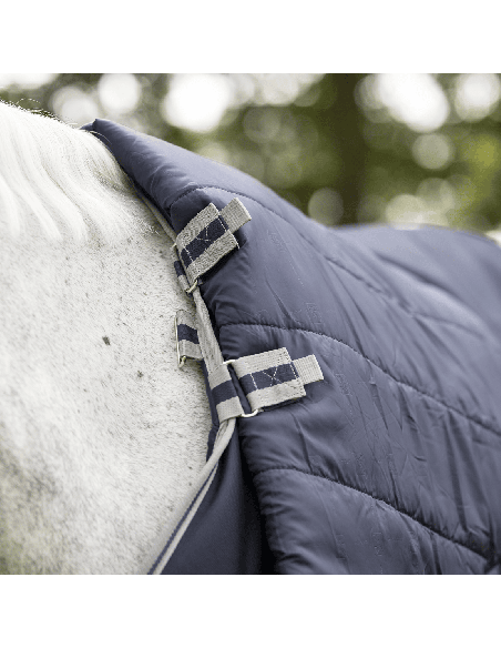 Manta para exterior Kudos de 350 g, impermeable y con gran libertad de movimiento LeMieux
